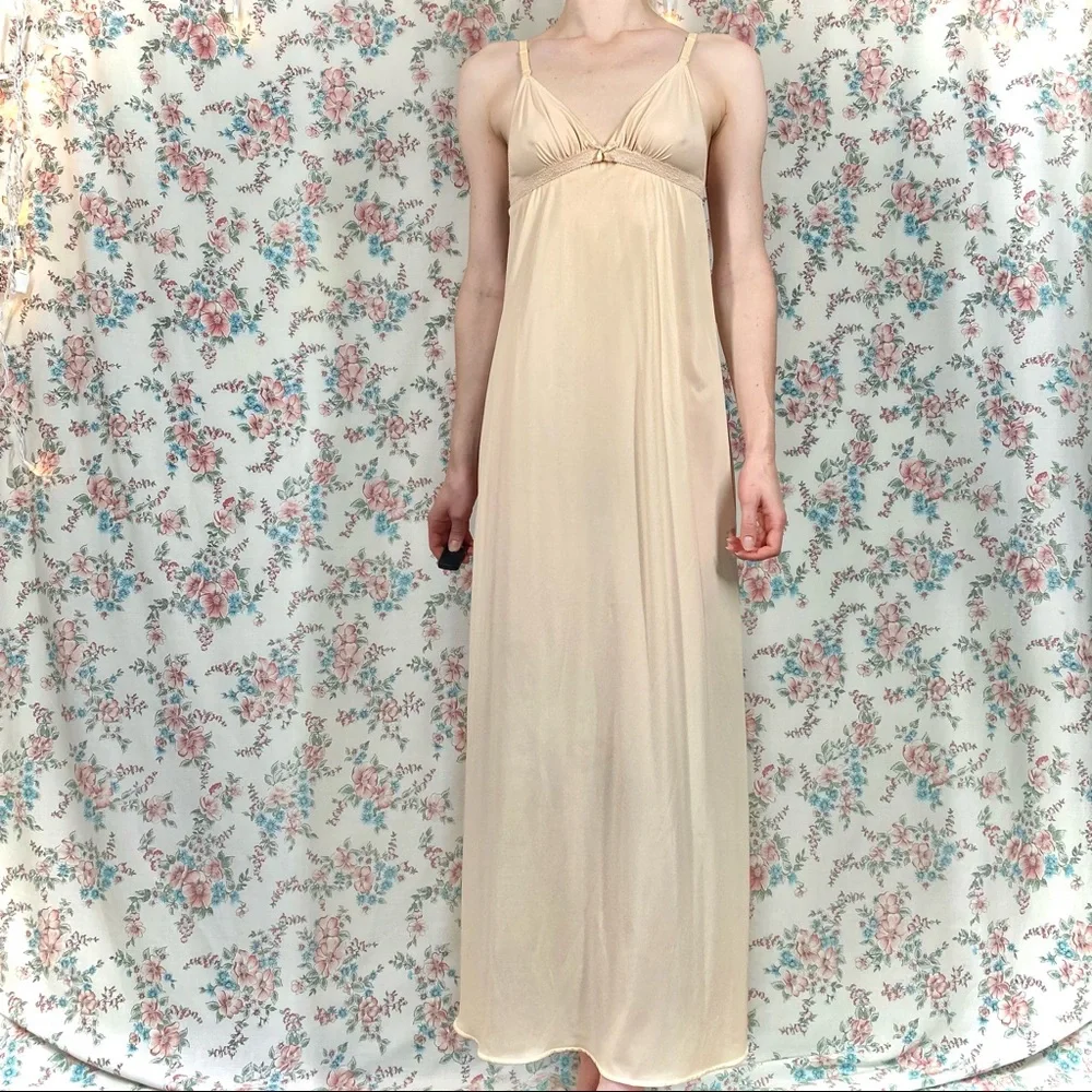 60s 70s nude full slip dress - Picture 2 of 8